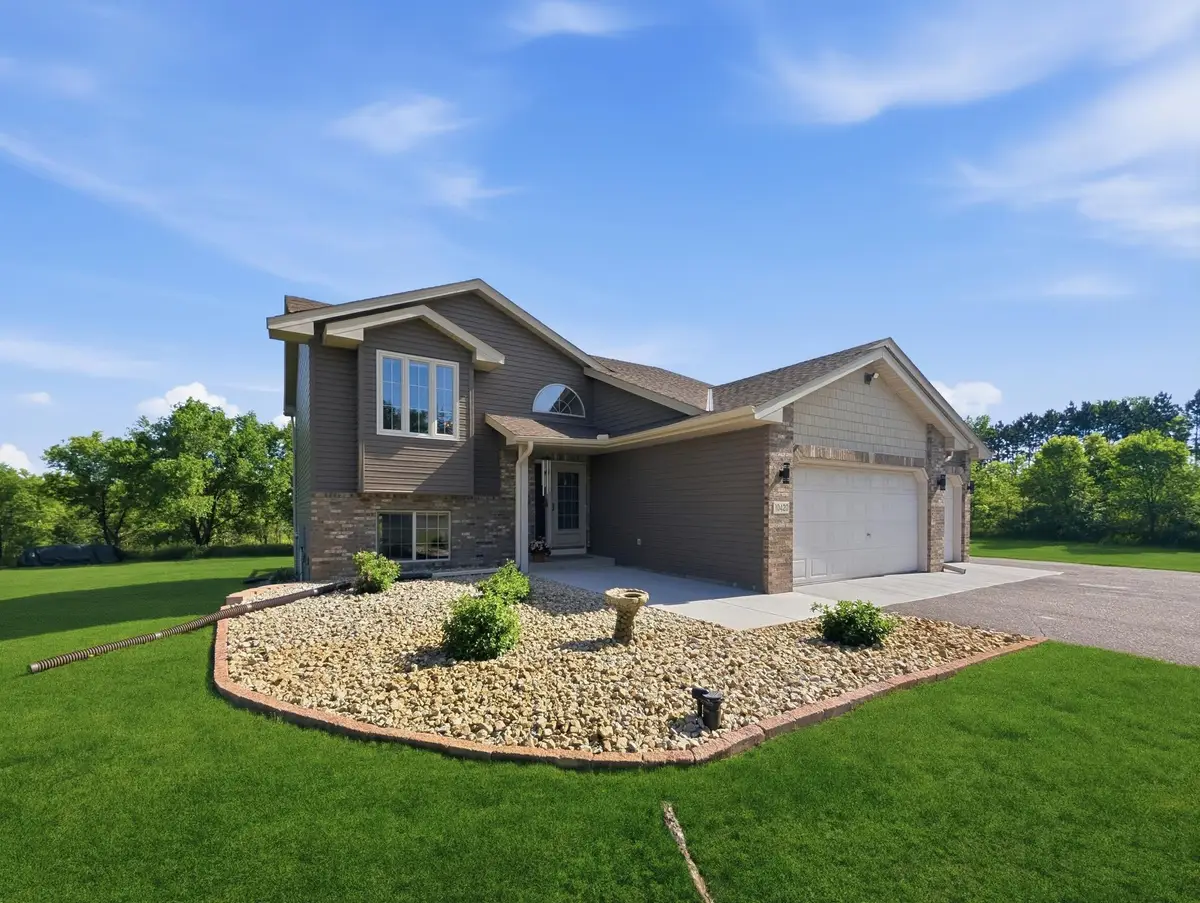 10420 256th Avenue Nw, Zimmerman, MN 55398 - #1