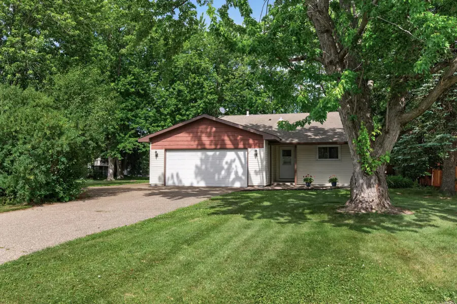 9626 Wellington Lane N, Maple Grove, MN 55369 - #2