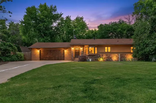 7712 Riverdale Drive N, Brooklyn Park, MN 55444