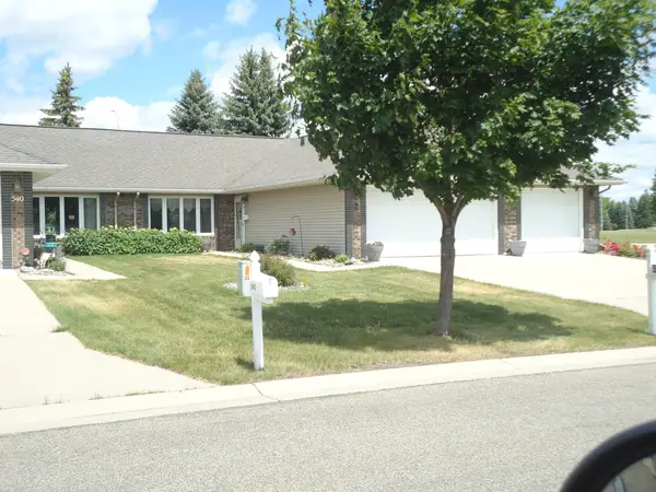 544 N 13th Avenue N, Moorhead, MN 56560