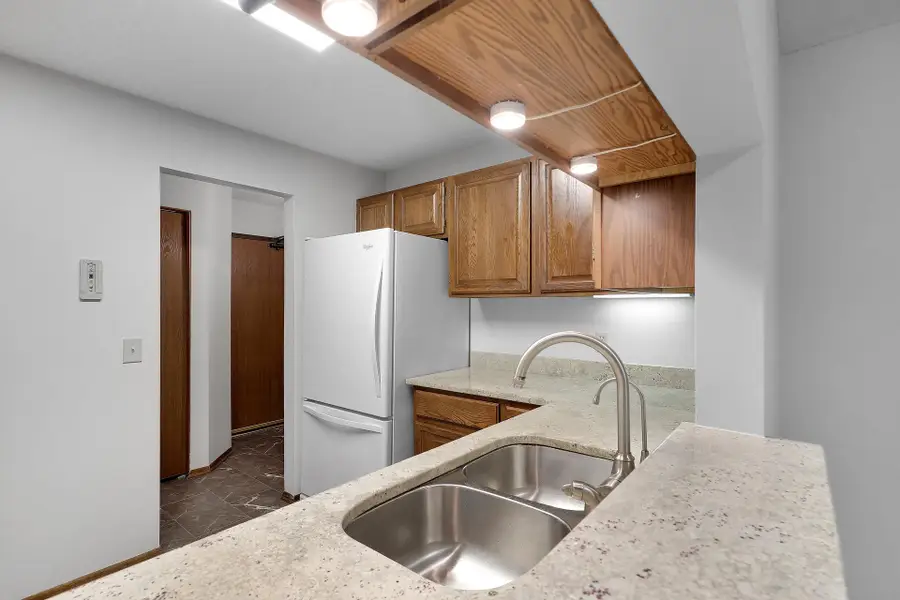 10441 Greenbrier Road #222, Minnetonka, MN 55305 - #3