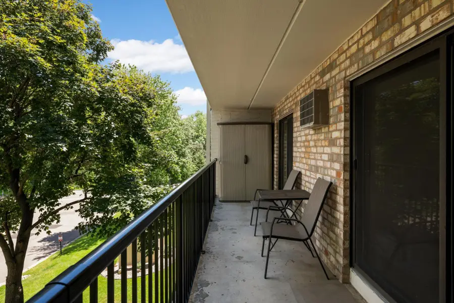 10501 Cedar Lake Road #413, Hopkins, MN 55305 - #2
