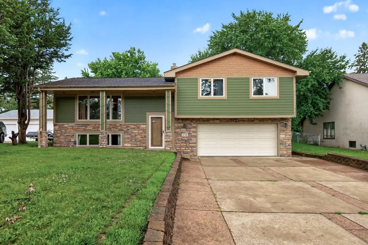 2728 5th Avenue E, North Saint Paul, MN 55109 - #1