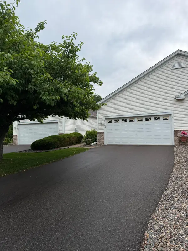 18716 Kalmar Court, Lakeville, MN 55044