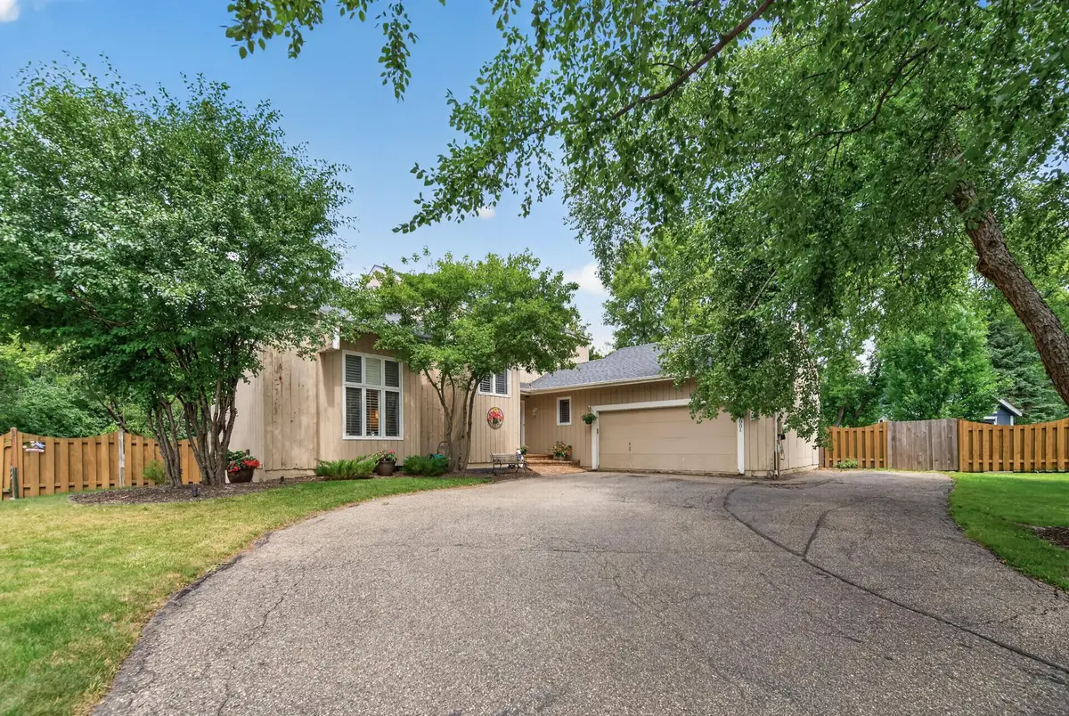 7001 Beacon Circle, Eden Prairie, MN 55346 - #1