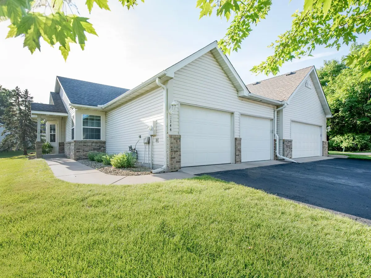2144 Albemarle Court N, Roseville, MN 55113 - #1