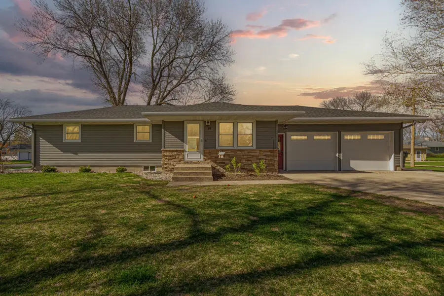 818 Lincoln Avenue, Gaylord, MN 55334 - #3
