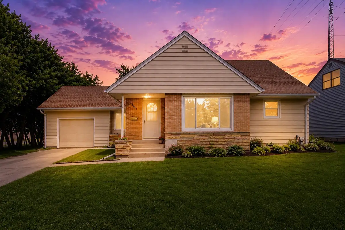 2011 6th Avenue Se, Austin, MN 55912 - #1