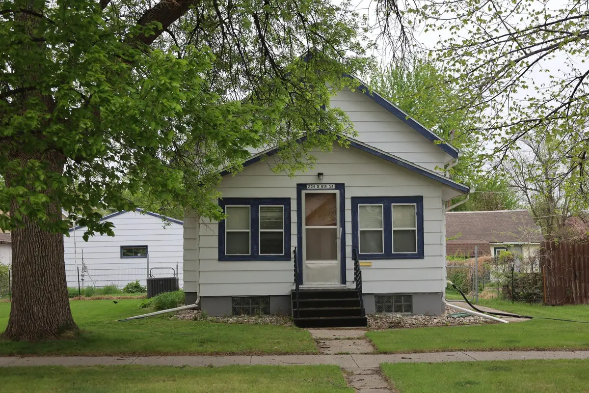 224 6th Street S, Breckenridge, MN 56520 - #1