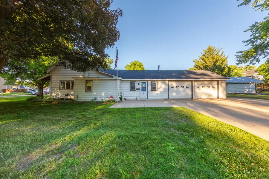533 9th Street Nw, Faribault, MN 55021 - #2