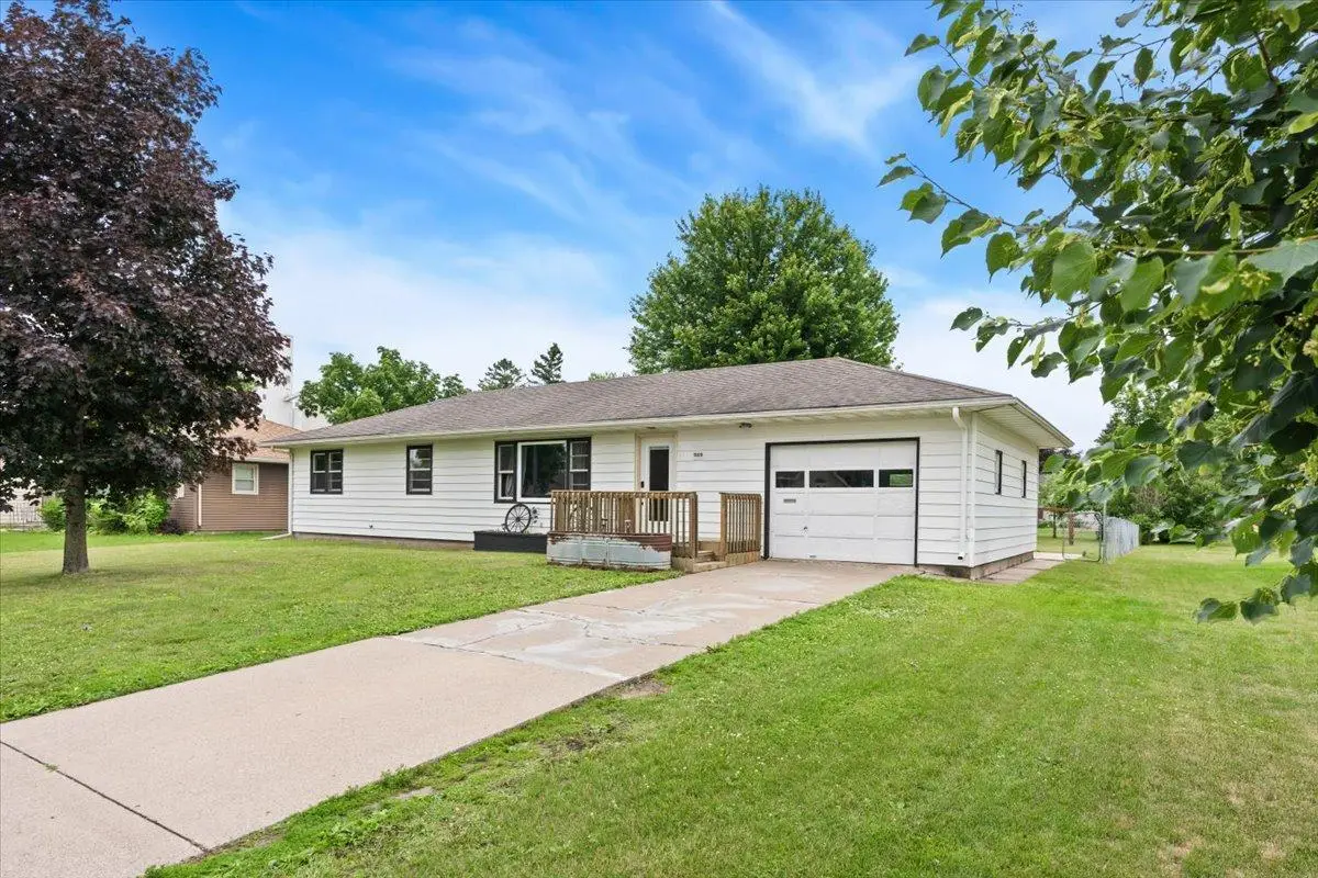1009 W Center Street, Lake City, MN 55041 - #1