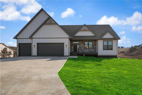 1199 60th Street, Hudson, WI 54016