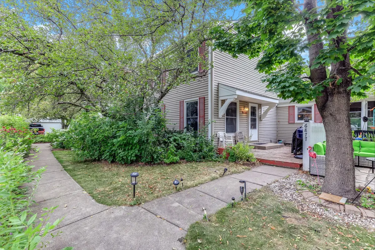 6877 Grenwich Lane N, Oakdale, MN 55128 - #1