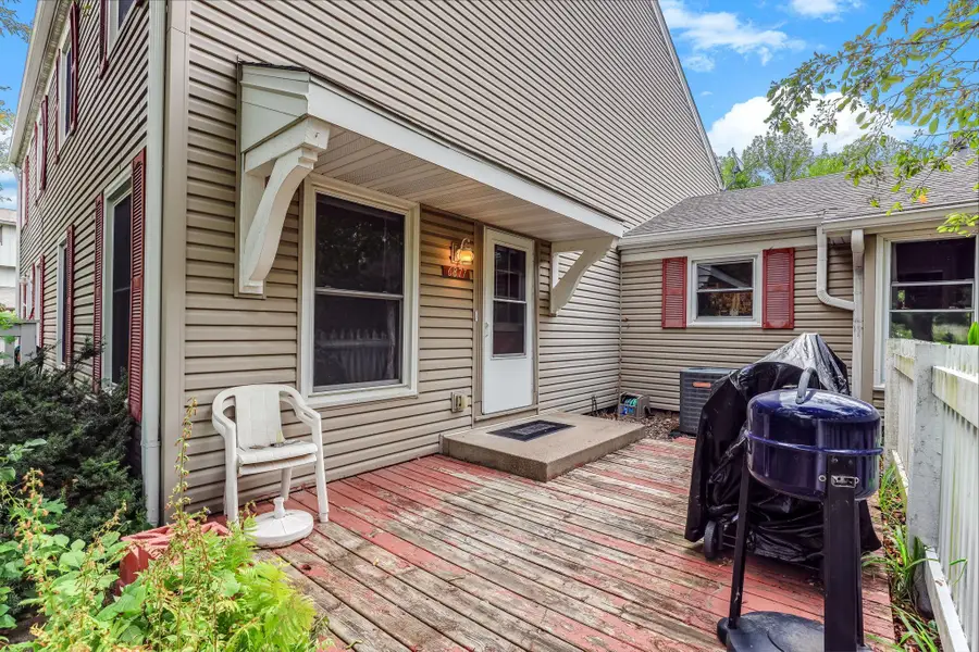 6877 Grenwich Lane N, Oakdale, MN 55128 - #2