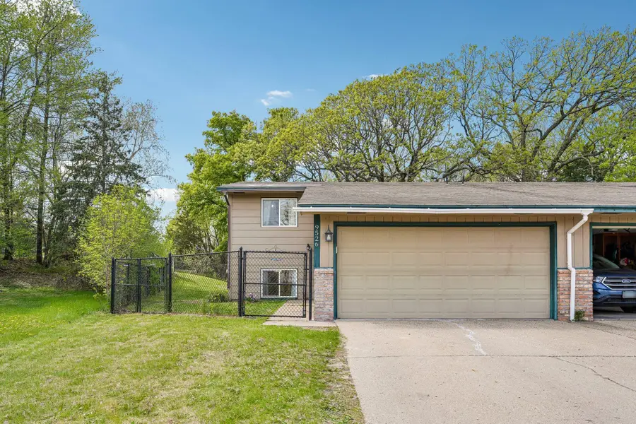 9526 Grey Widgeon Place, Eden Prairie, MN 55347 - #2