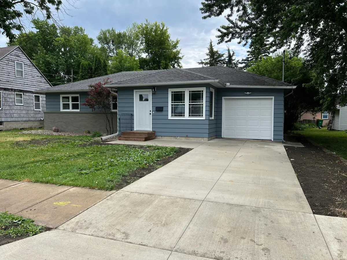 1405 W Clark Street, Albert Lea, MN 56007 - #1