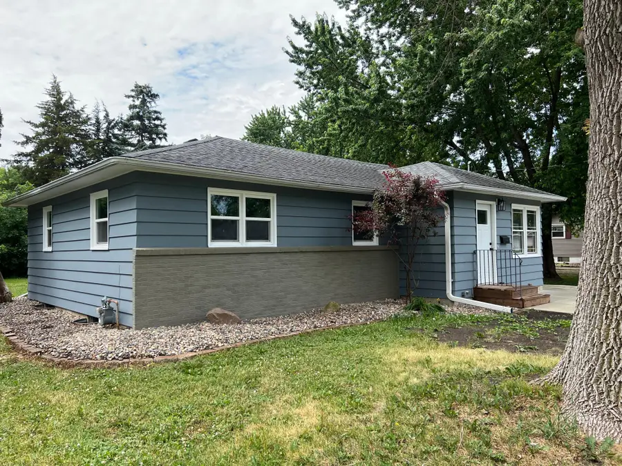 1405 W Clark Street, Albert Lea, MN 56007 - #3
