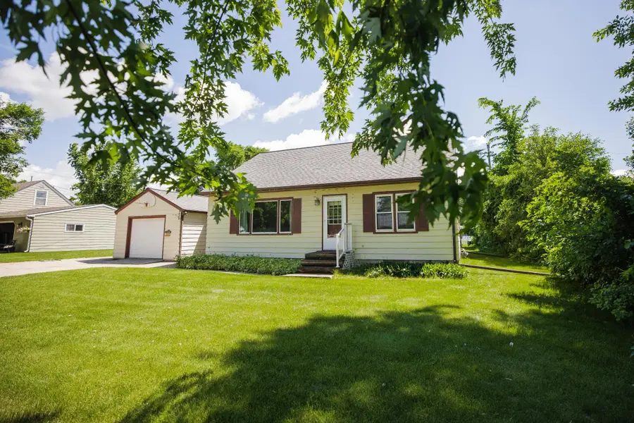 1006 Poughkeepsie Avenue, Morris, MN 56267 - #2