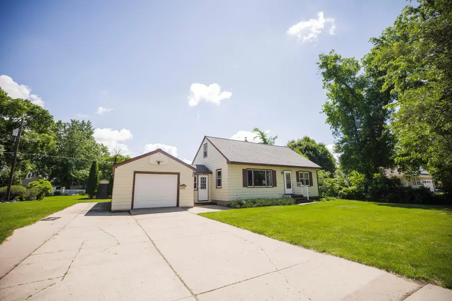 1006 Poughkeepsie Avenue, Morris, MN 56267 - #3