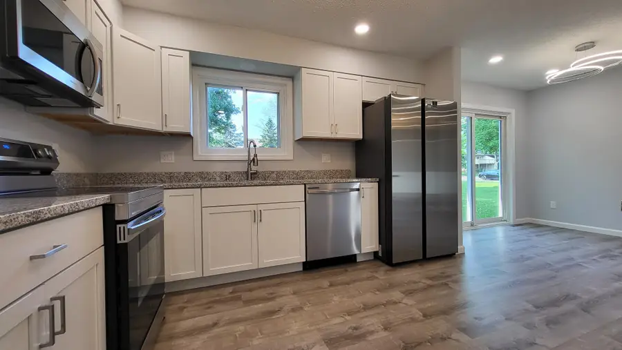 524 Wood Way, Burnsville, MN 55337 - #2