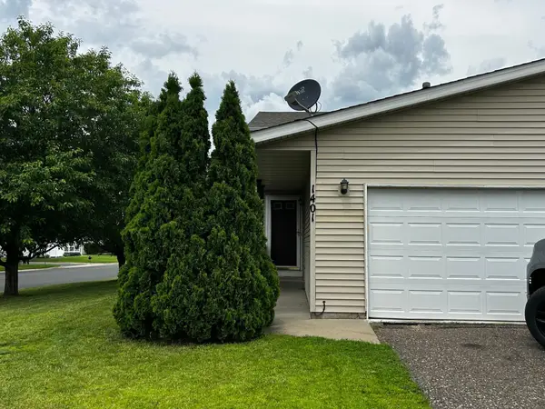 1401 Mcintosh Circle, Shakopee, MN 55379