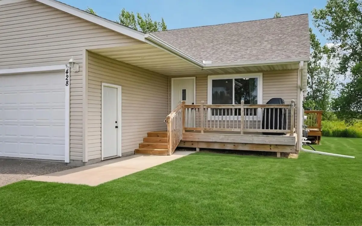 428 E Cheyenne Street, Roberts, WI 54023 - #1