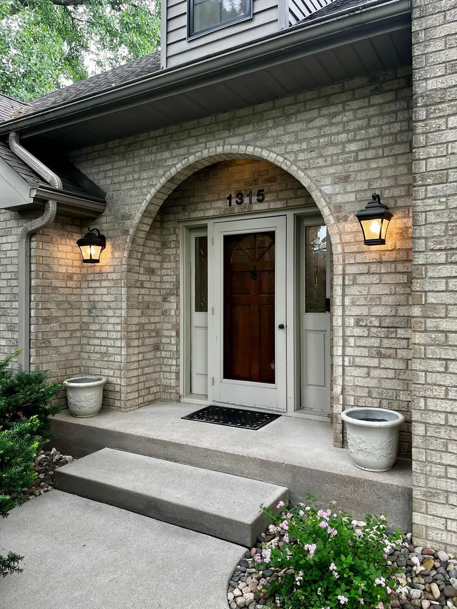 1315 Donegal Drive, Woodbury, MN 55125 - #3