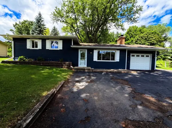 18220 Duck Lake Trail, Eden Prairie, MN 55346