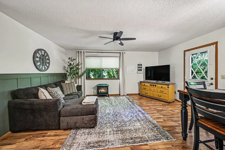 1516 Helmo Avenue N, Oakdale, MN 55128 - #2
