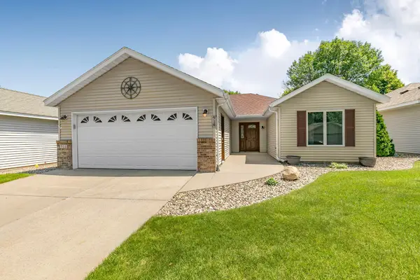 914 Willow Grove Circle, Waite Park, MN 56387
