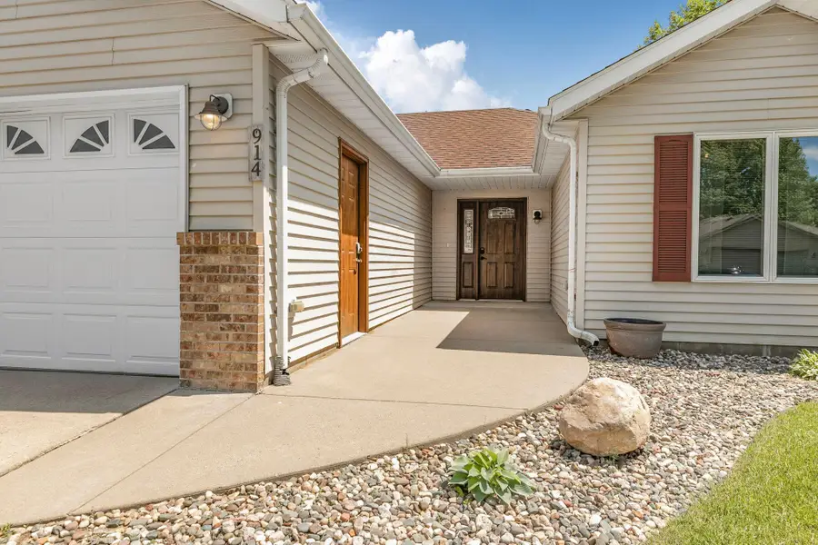 914 Willow Grove Circle, Waite Park, MN 56387 - #2
