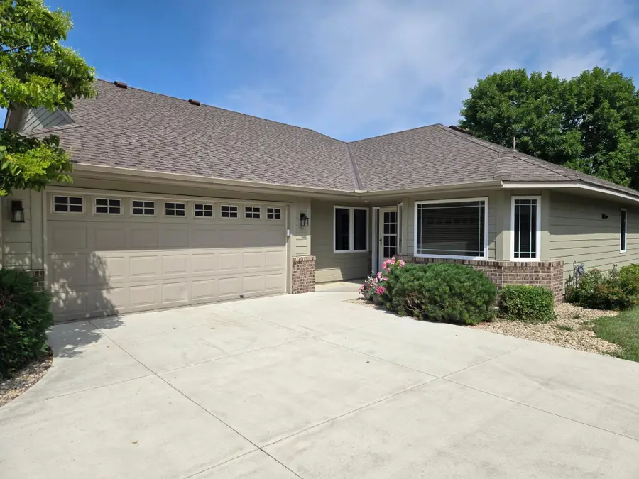 411 Independence Street Ne, New Prague, MN 56071 - #2