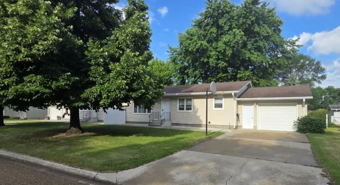 119 & 121 14th Street N, Oakes, ND 58474 - #1