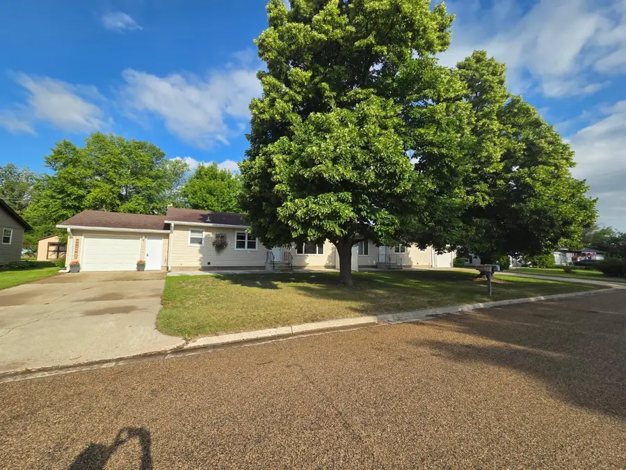 119 & 121 14th Street N, Oakes, ND 58474 - #3