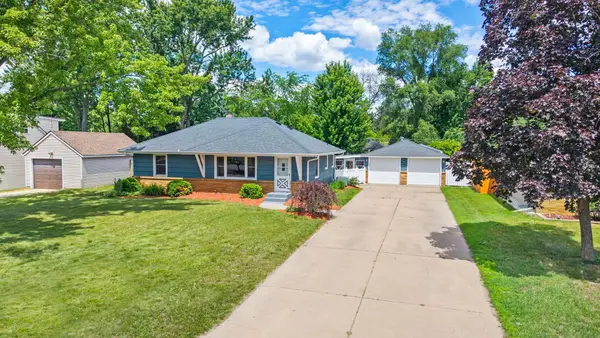 181 91st Lane Ne, Blaine, MN 55434