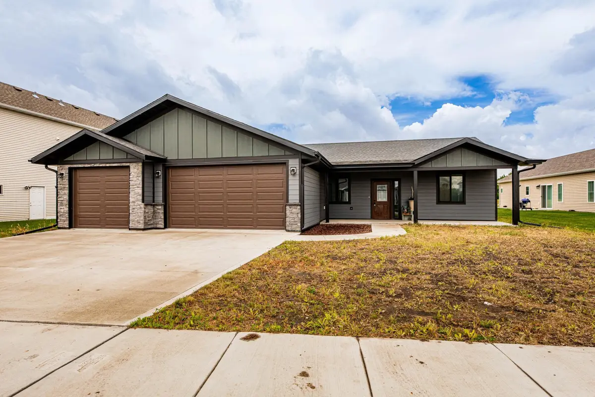 4712 Hampton Loop S, Moorhead, MN 56560 - #1