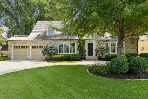 5325 Wooddale Avenue, Edina, MN 55424