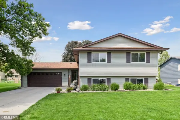 1016 Bluff Pointe Drive, Chaska, MN 55318
