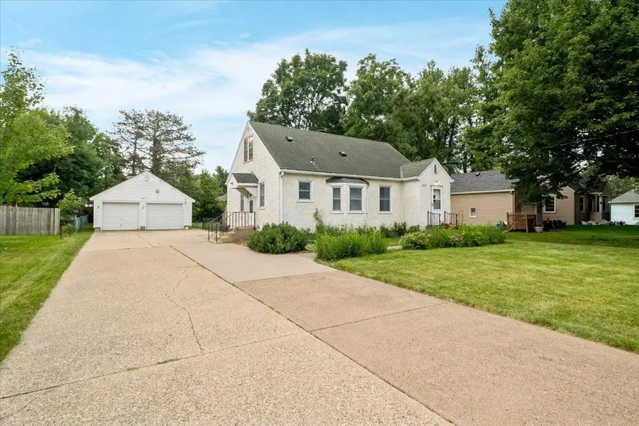 2476 Stillwater Road E, Maplewood, MN 55119 - #3