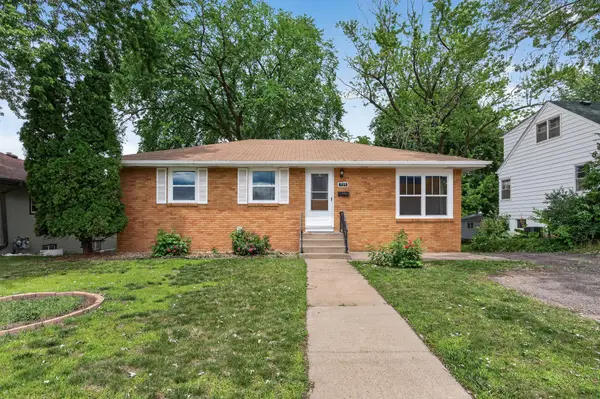 725 49th Avenue Ne, Columbia Heights, MN 55421