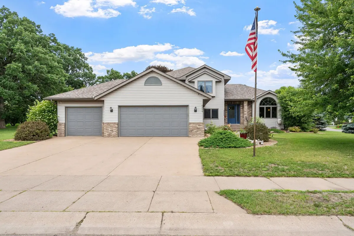 6224 Glacier Drive, North Branch, MN 55056 - #1