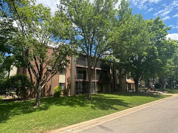 1340 9th Avenue S #315, Saint Cloud, MN 56301