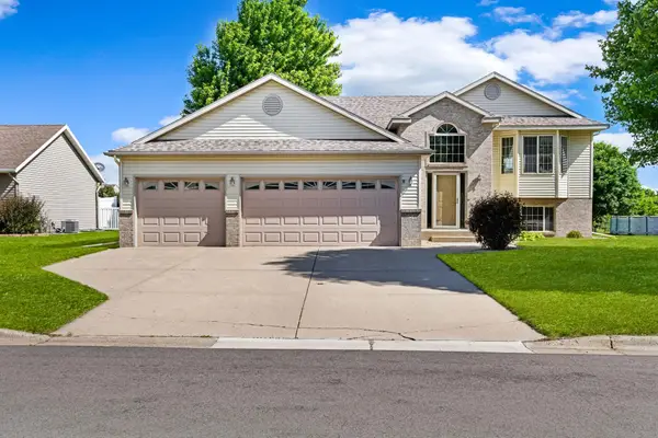 1154 Garden Brook Drive, Sauk Rapids, MN 56379