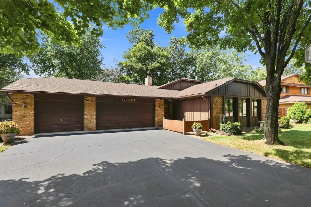10828 Butternut Street Nw, Coon Rapids, MN 55448 - #1