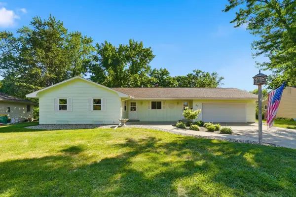 121 Hillcrest Drive, Belle Plaine, MN 56011