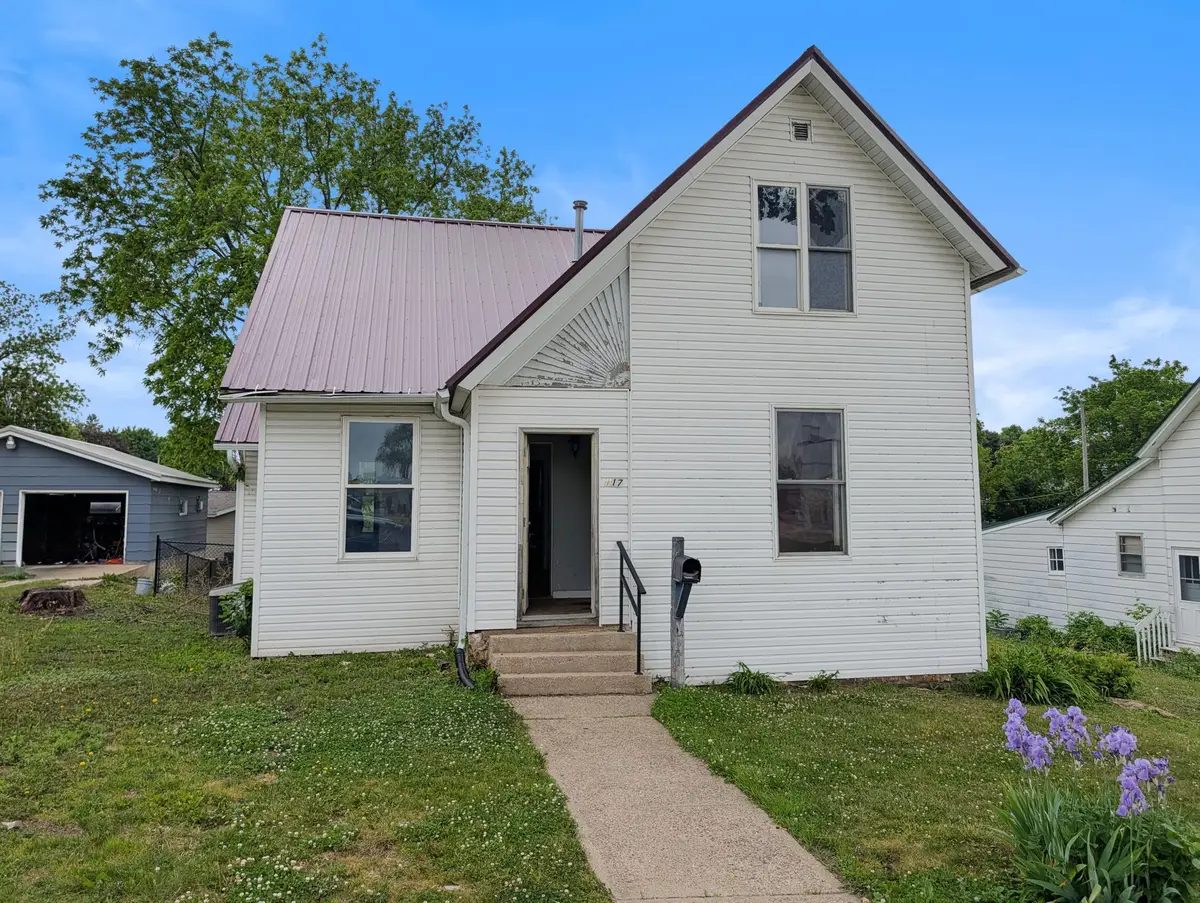 117 E Grant Street, Spring Valley, MN 55975 - #1