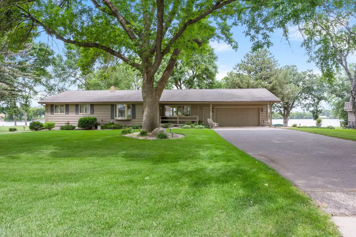 830 Lakewood Drive Sw, Hutchinson, MN 55350 - #1