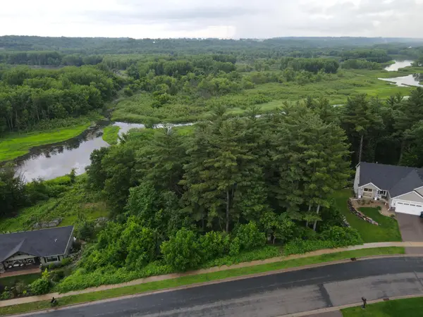925 Riverview Lane, Belle Plaine, MN 56011