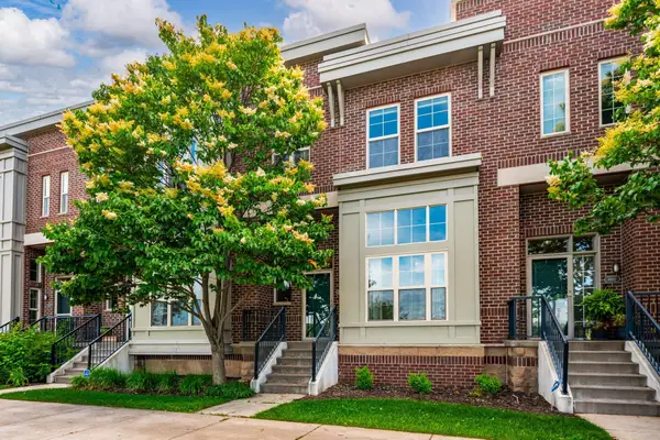 8104 Main Street N, Maple Grove, MN 55369
