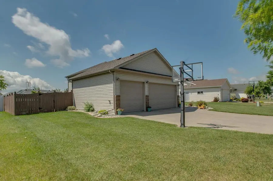 1087 Parkway Lane, West Fargo, ND 58078 - #3